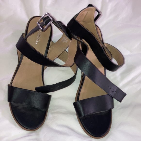 Merona Chunky Heel Shoes with straps at ankle - Picture 9 of 13